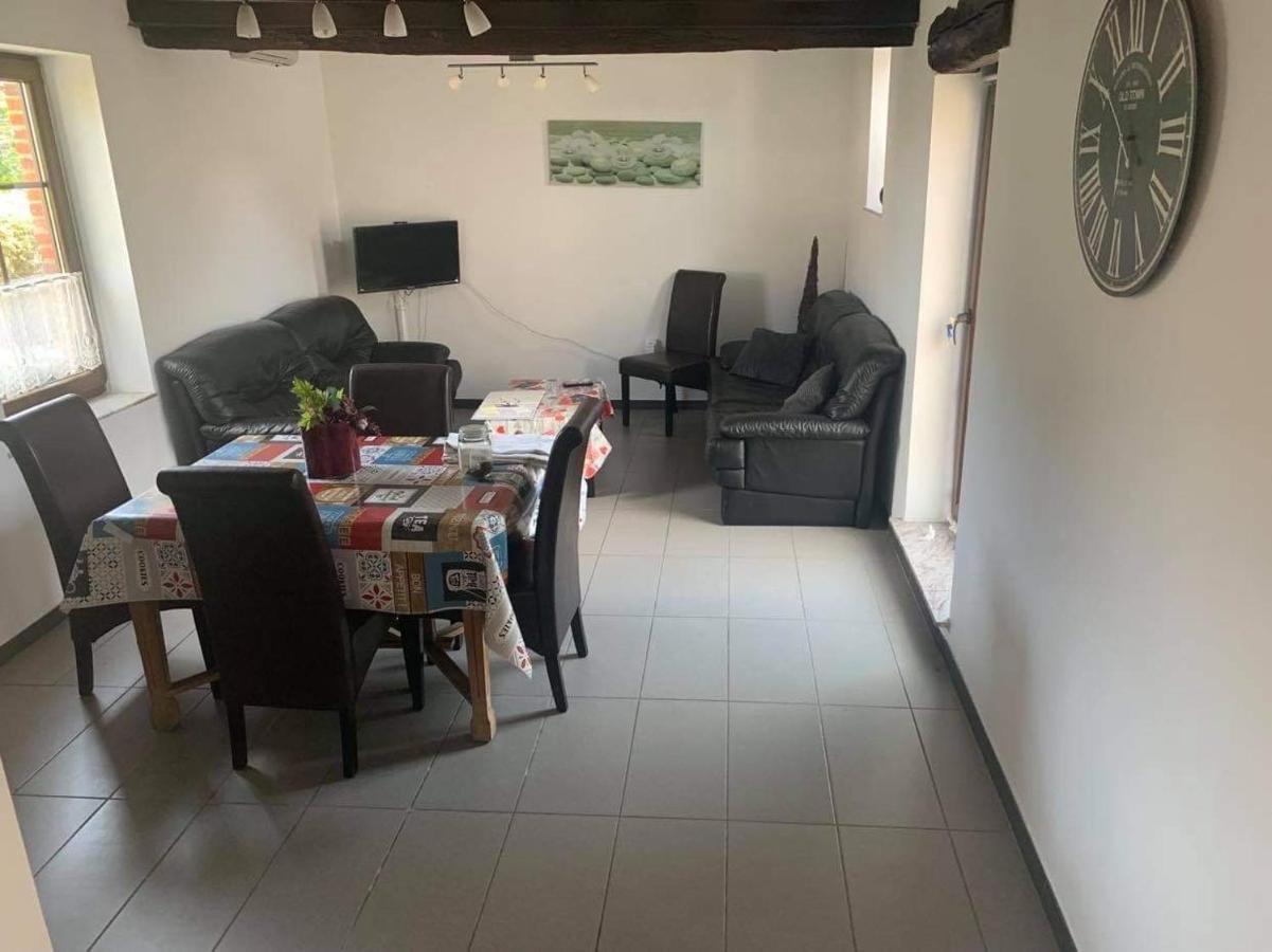 Bienne-lez-Happart La Petite Maison מראה חיצוני תמונה